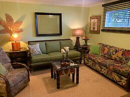 2521 ALOHA King Bed with Sleeper Sofa