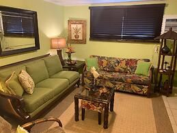 2521 ALOHA King Bed with Sleeper Sofa