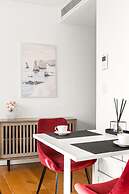 Central Modern 1 Bedroom With Air-con Balcony