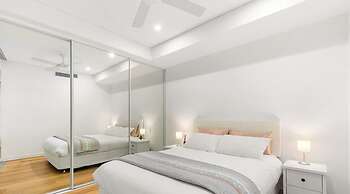 Central Stylish 1 Bedroom With Balcony and Air-con