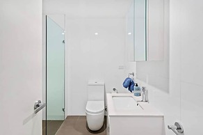 Central Stylish 1 Bedroom With Balcony and Air-con