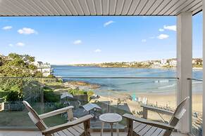 Beachfront Luxury 3 Beds With Ocean View Balcony