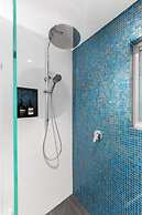 Beachfront Luxury 3 Beds With Ocean View Balcony