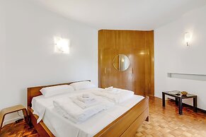 The Arco Round House