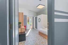 Stairway - Cozy Studios In Mar Mikhael