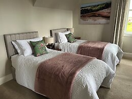 Glen Lyon Lodge Bed & Breakfast