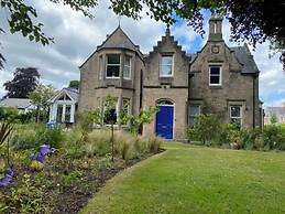 Glen Lyon Lodge Bed & Breakfast