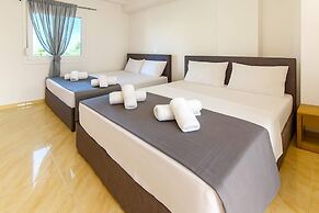 Aigli Garden Getaway, Steps From Vrasna Beach