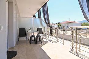 Aigli Garden Getaway, Steps From Vrasna Beach