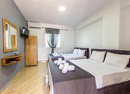 Aigli Garden Getaway, Steps From Vrasna Beach