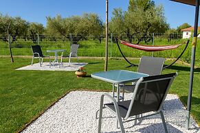 Aigli Garden Getaway, Steps From Vrasna Beach