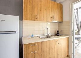 Aigli Garden Getaway, Steps From Vrasna Beach