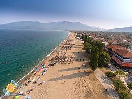 Aigli Garden Getaway, Steps From Vrasna Beach