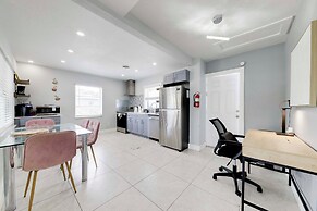 3 Mi to Beach & Boardwalk: Hollywood Spa House