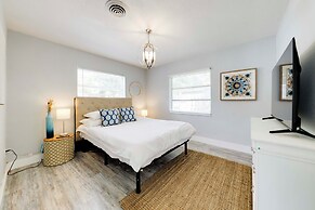 3 Mi to Beach & Boardwalk: Hollywood Spa House