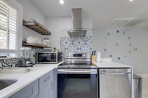 3 Mi to Beach & Boardwalk: Hollywood Spa House