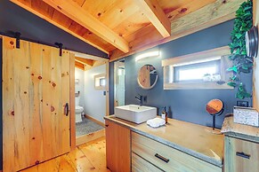 Kayak, Grill & Relax: Bo's Hideaway on Leland Pond