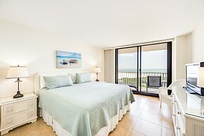 Beachfront Marco Island Condo w/ Stunning Views