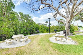 Beachfront Marco Island Condo w/ Stunning Views