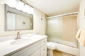 Beachfront Marco Island Condo w/ Stunning Views