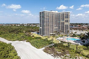 Beachfront Marco Island Condo w/ Stunning Views