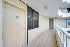 Beachfront Marco Island Condo w/ Stunning Views