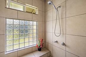 2 Mi to Hana Hwy: Haiku Home w/ Ocean Views!
