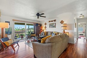 2 Mi to Hana Hwy: Haiku Home w/ Ocean Views!