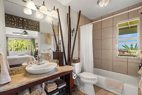 2 Mi to Hana Hwy: Haiku Home w/ Ocean Views!