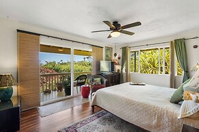 2 Mi to Hana Hwy: Haiku Home w/ Ocean Views!