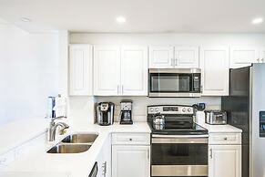 Sunset View & On Beach: Marco Island Condo