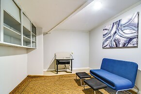 2 Mi to Dtwn: Spacious Home in Cary w/ Deck