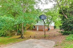 2 Mi to Dtwn: Spacious Home in Cary w/ Deck