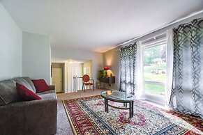 2 Mi to Dtwn: Spacious Home in Cary w/ Deck