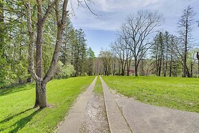 9 Mi to New River Gorge: Spacious Retreat w/ Porch