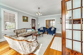 9 Mi to New River Gorge: Spacious Retreat w/ Porch