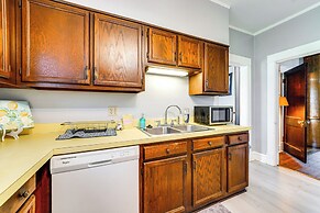 9 Mi to New River Gorge: Spacious Retreat w/ Porch