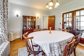 9 Mi to New River Gorge: Spacious Retreat w/ Porch