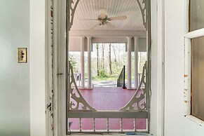 9 Mi to New River Gorge: Spacious Retreat w/ Porch