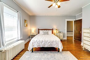 9 Mi to New River Gorge: Spacious Retreat w/ Porch