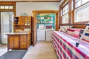 9 Mi to New River Gorge: Spacious Retreat w/ Porch