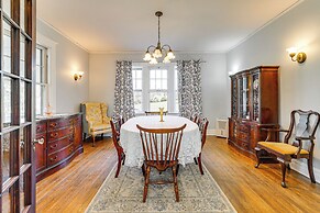 9 Mi to New River Gorge: Spacious Retreat w/ Porch