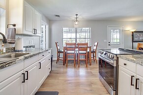 Walk to Dtwn Show Low: Townhome w/ Balcony