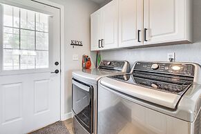 Walk to Dtwn Show Low: Townhome w/ Balcony