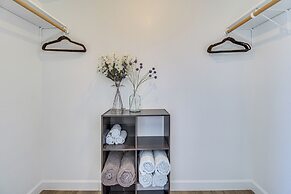 Walk to Dtwn Show Low: Townhome w/ Balcony