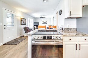 Walk to Dtwn Show Low: Townhome w/ Balcony