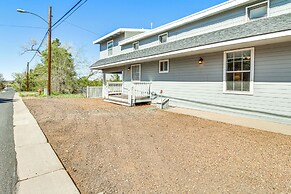 Walk to Dtwn Show Low: Townhome w/ Balcony