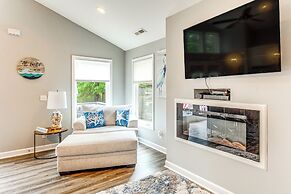 Golf Cart Included: Little River Cottage w/ Deck!