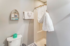 Golf Cart Included: Little River Cottage w/ Deck!