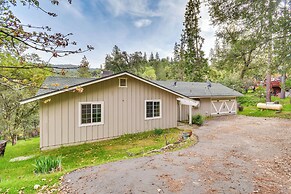 Sierra Serenity: Scenic Mtn Escape w/ Game Room